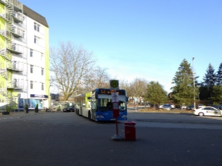  . . .  und zwischen Altona und Eidelstedt wurde ein Busersatzverkehr für die Linien S21, S3 und S31 eingerichtet. Hier ein Bus auf dem Bahnhofsvorplatz.